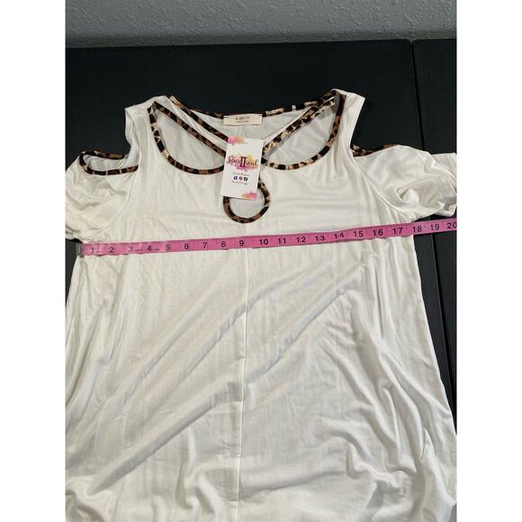 White Cheetah Print Medium Strappy Cut Out Top Cold Shoulder Short Sleeve - Picture 7 of 9